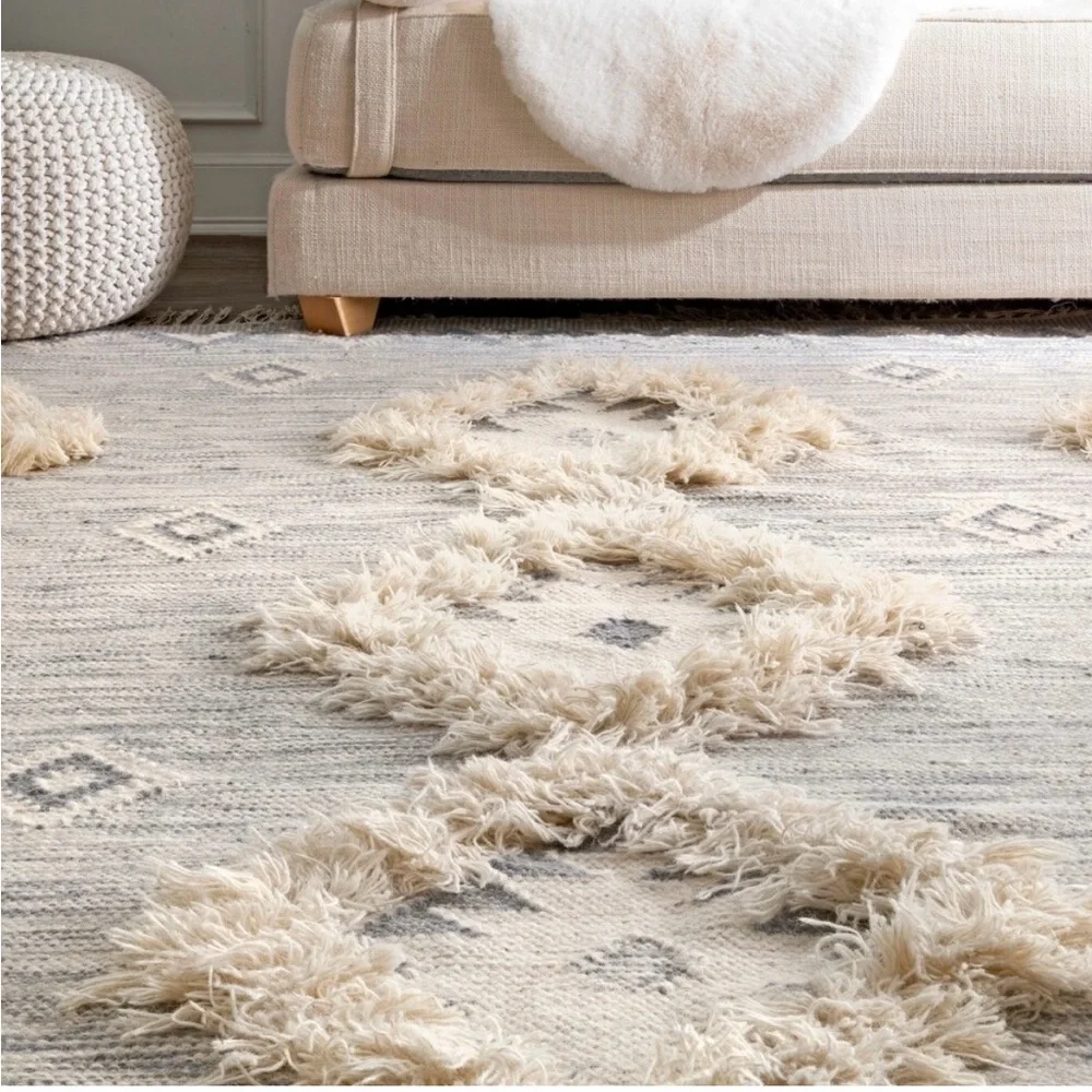 Cream and White Textured Area Rug - Picture 2 of 9